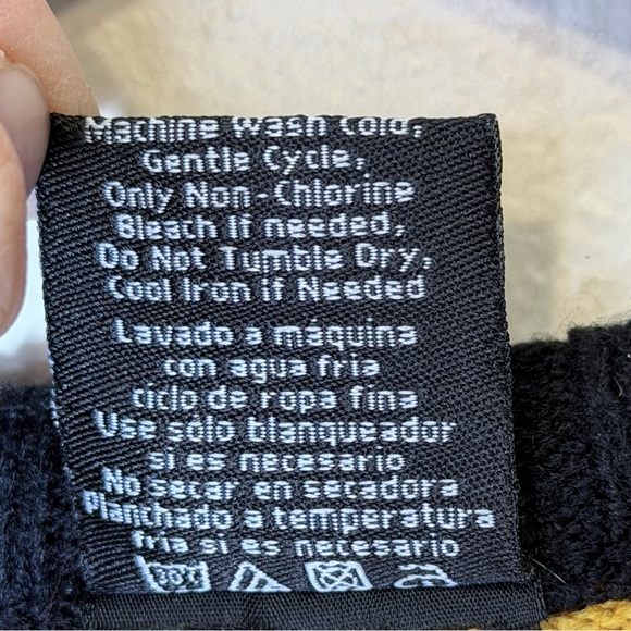 Bravado | Guns N' Roses Unisex Crewneck Ugly Christmas Sweater - Picture 10 of 10